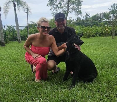 1816
PUPPY FREYA WITH NEW MOM JODI AND DAD JEREMY DOG 1816
