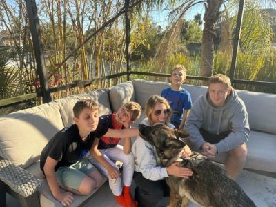 1869
XENA WITH HER NEW FAMILY DOG 1869
