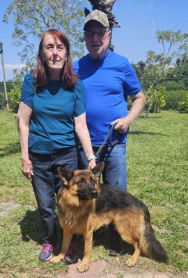 1792
RINNY AKA HUNTER WITH NEW DAD HAL AND MOM PATRICIA DOG 1792
