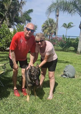 1801
SENIOR SAM WITH NEW MOM JUDY AND DAD BRIAN DOG 1801
