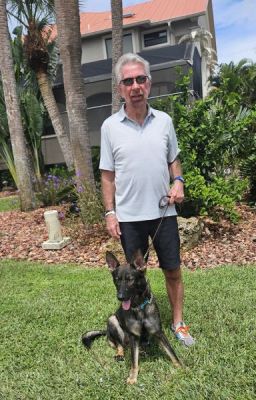 1825
COCO WITH NEDW DAD ALLEN DOG 1825
