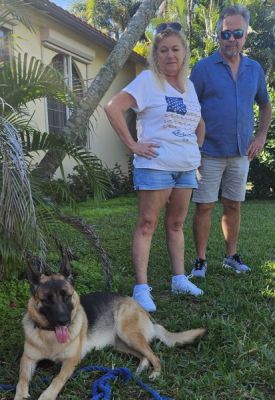 1855
CINDY WITH NEW MOM MICHELLE AND DAD RUDY DOG 1855
