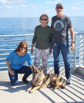 ANNE WITH NEW DAD FRANK AND MOM DEB DOG 1430
Keywords: 1430