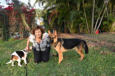 PENNY AND NEW MOM EILEEN WITH SIS ZOEY DOG 684
